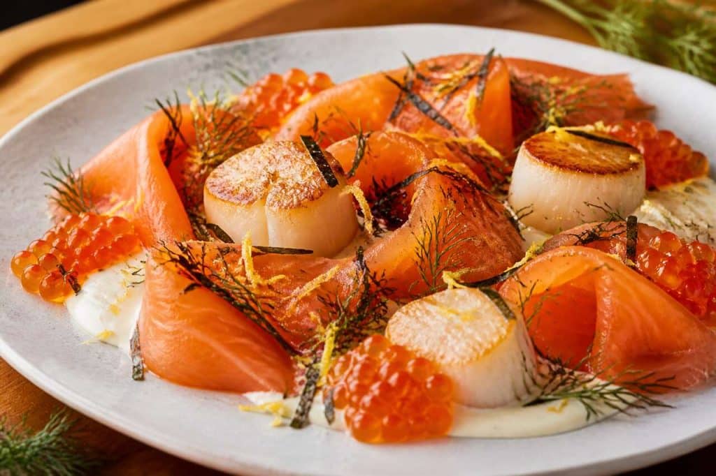 Chaudfroid de Saint-Jacques au saumon fumé : recette gourmande et originale