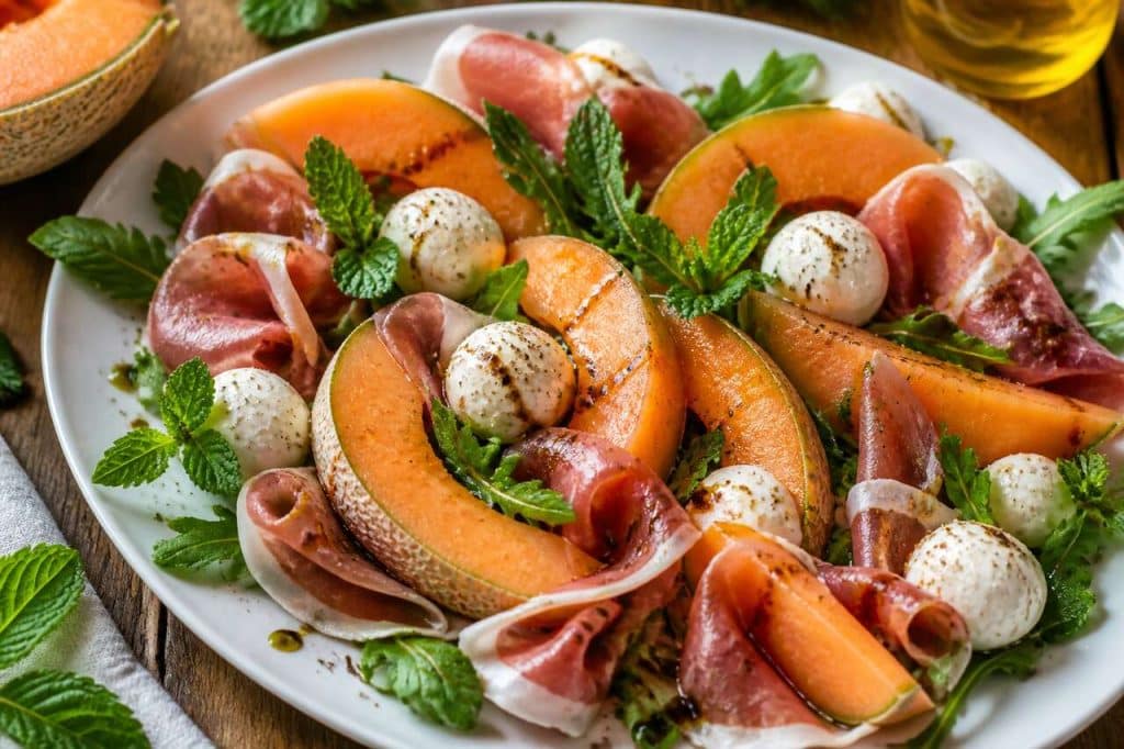 Salade fraîcheur au melon charentais : recette estivale savoureuse