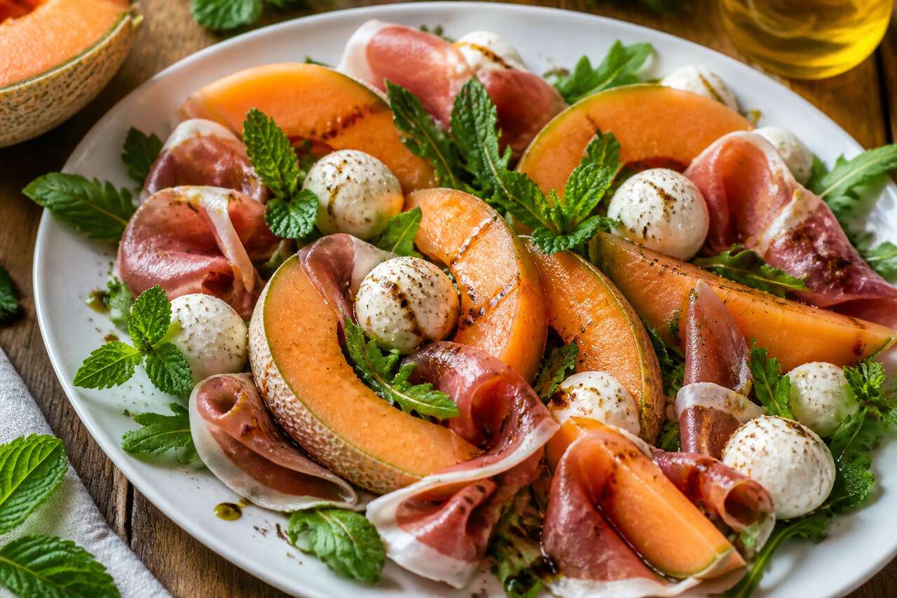 Salade fraîcheur au melon charentais : recette estivale savoureuse