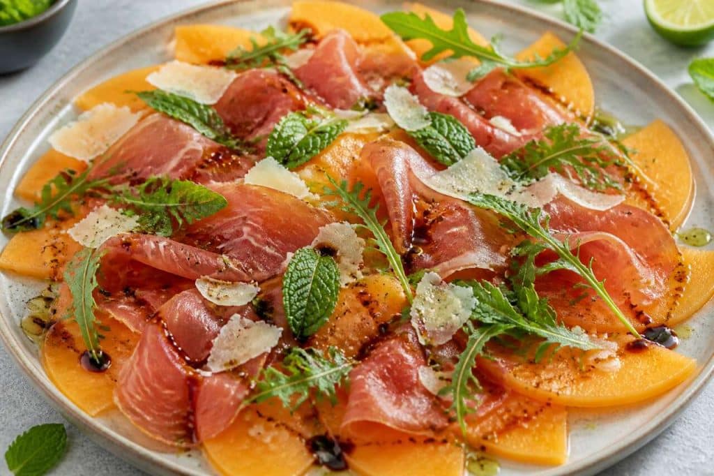 Carpaccio de melon par Carinne Teyssandier : recette fraîche et savoureuse