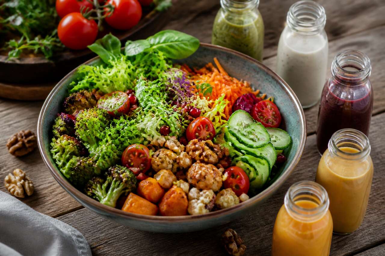 Assaisonnements qui changent tout: vinaigrettes, sauces, huiles parfum&eacute;es