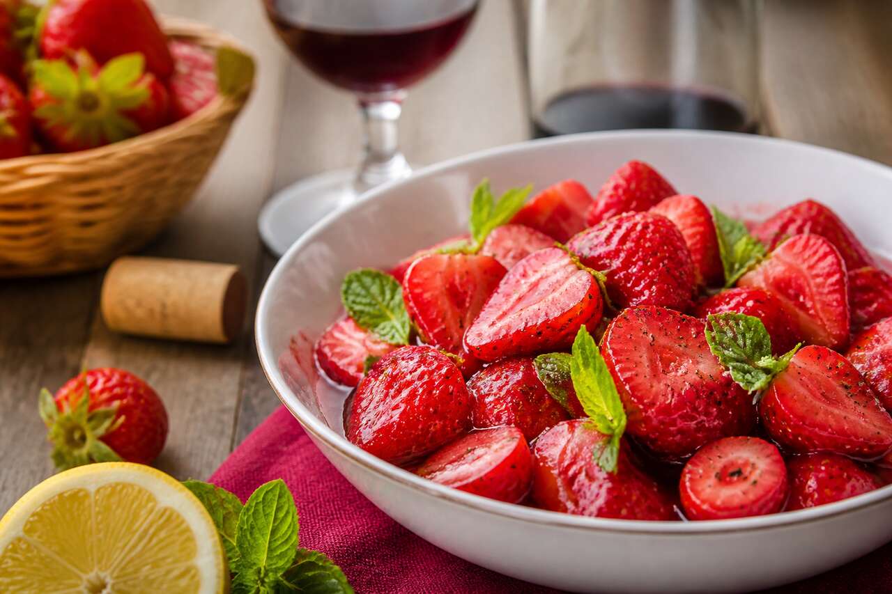 Recette de fraises au vin : délice fruité et raffiné
