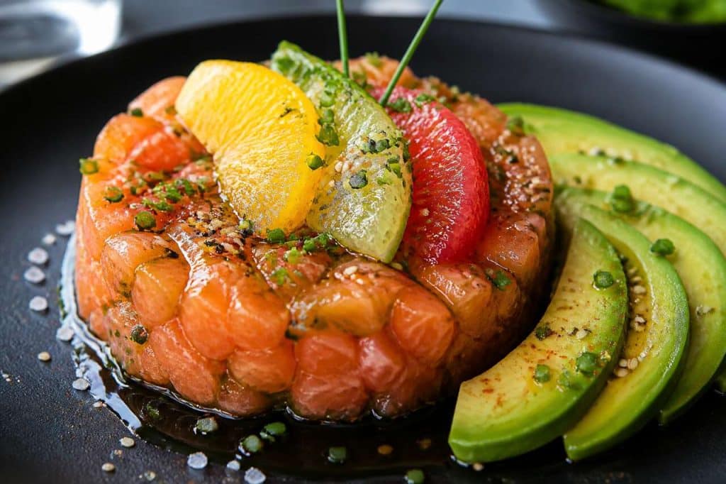 Tartare de saumon : fraîcheur d'agrumes et avocat