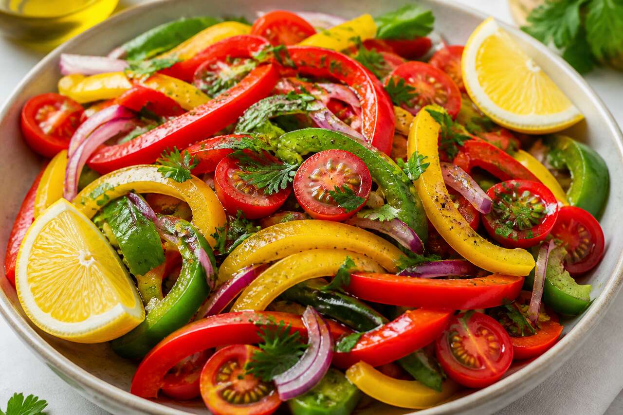 Salade de poivron cru : recette fraîche et colorée