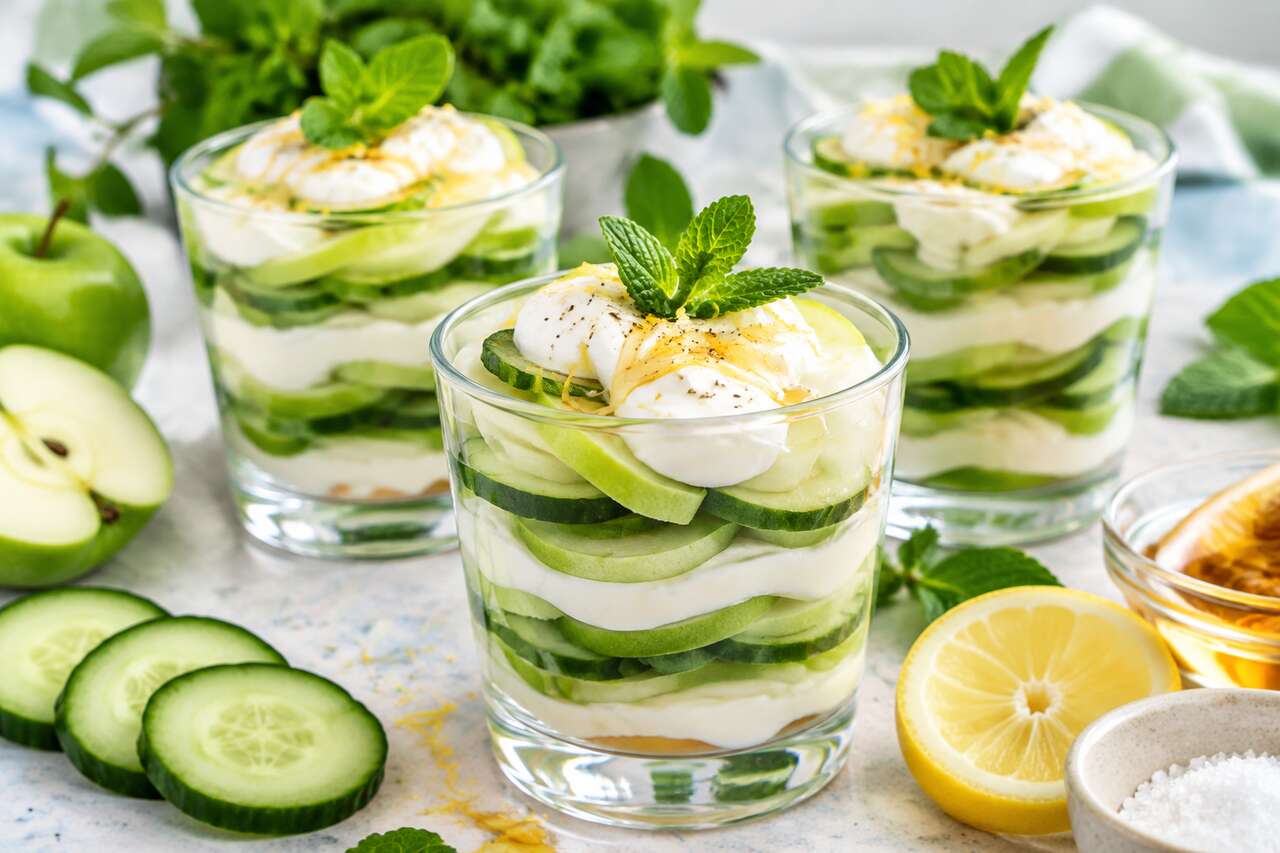 Mini cups menthe, concombre et pomme : recette fraîcheur